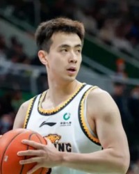 星空体育官方入口-三分球40投34中！赵继伟火线复出拯救辽篮：他能率队重返四强吗？